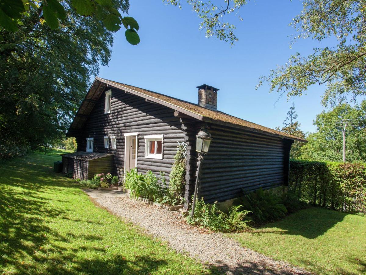 Open Wooden Chalet Built Against A Hill Francorchamps Zewnętrze zdjęcie