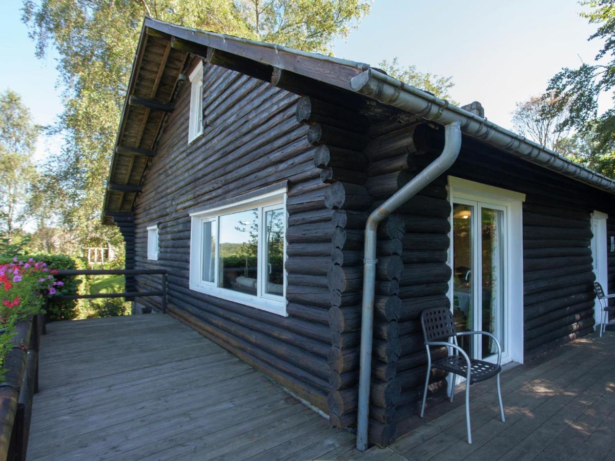 Open Wooden Chalet Built Against A Hill Francorchamps Zewnętrze zdjęcie